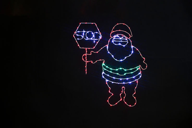 Mehrfarbige LED Metall Silhouette Santa Stop hier