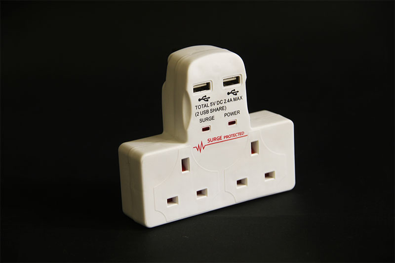 2-WEGE-ADAPTER MIT 2USB