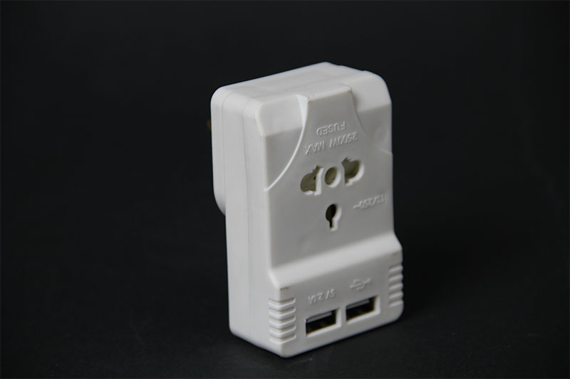 UK ADAPTER MIT 2USB